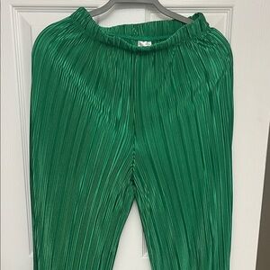 No Boundaries Emerald Green Pleated Wide-Leg Pants